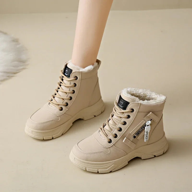 Bota Feminina de Cano Curto com Solado Grosso Forro Aveludado Estilo Casual Esportivo – (Promoção de Inverno 2025)