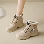 Bota Feminina de Cano Curto com Solado Grosso Forro Aveludado Estilo Casual Esportivo – (Promoção de Inverno 2025)